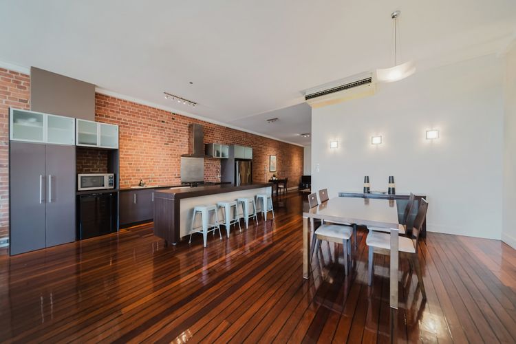 Dining area image 2