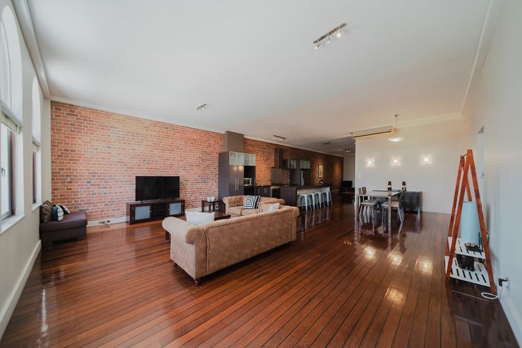 Living room image 3