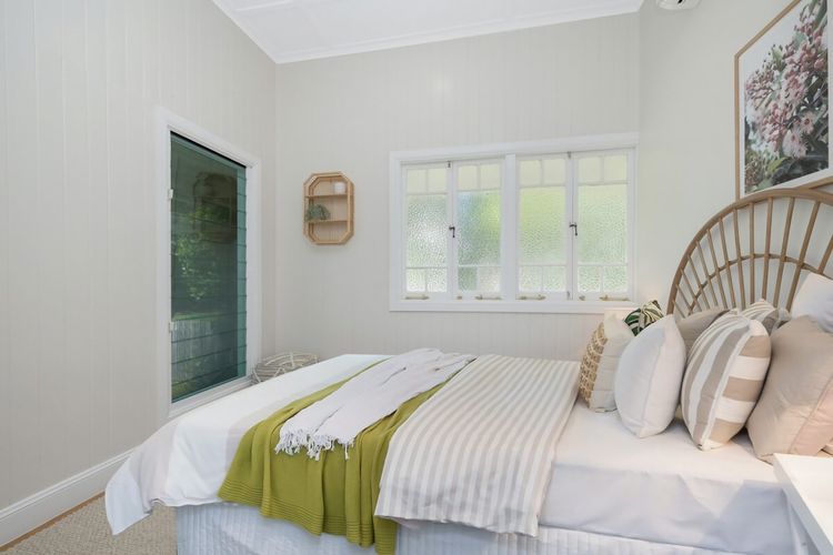 Bedroom 1 image 1