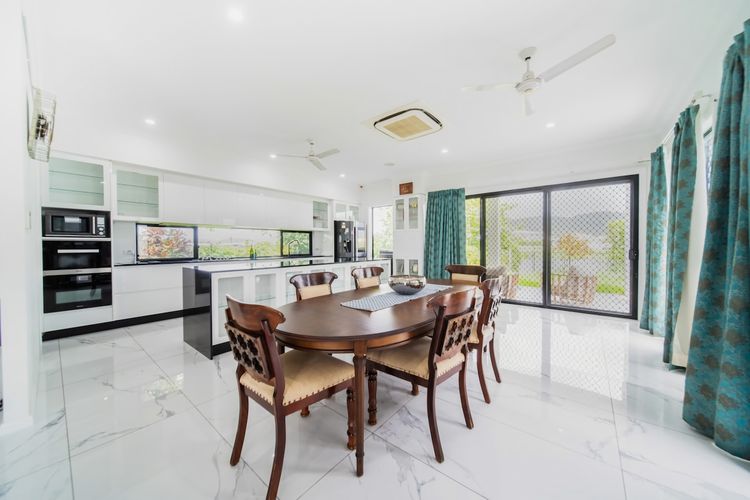 Dining area image 2