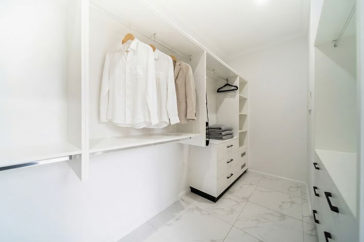Bedroom 3 image 3