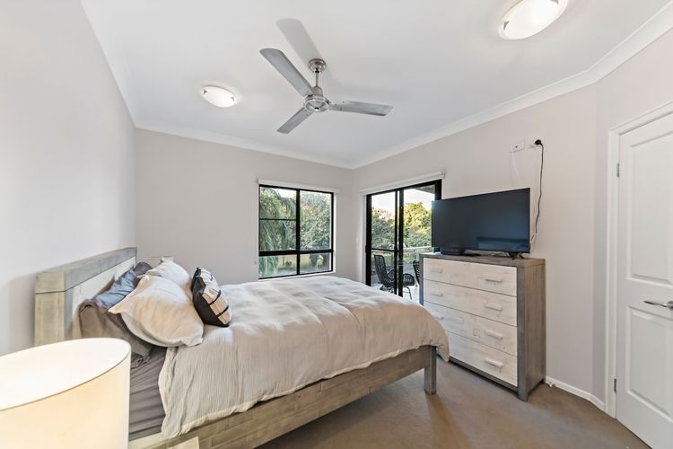 Bedroom 2 image 1