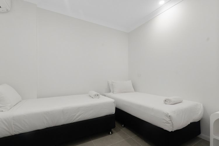 Bedroom 1 image 1
