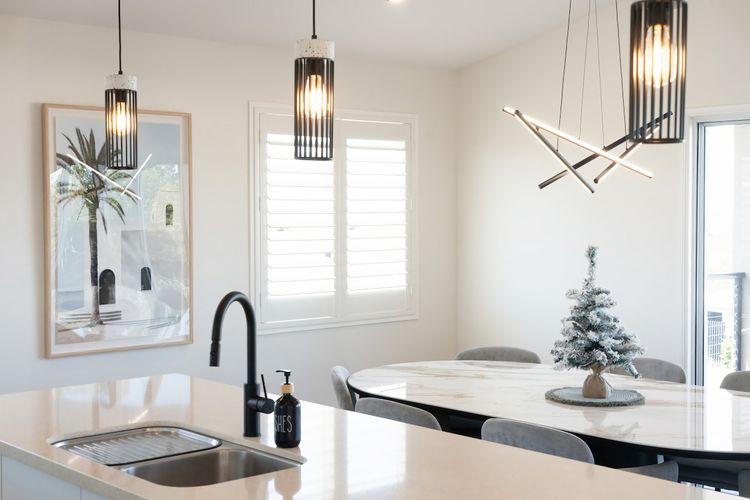 Dining area image 4