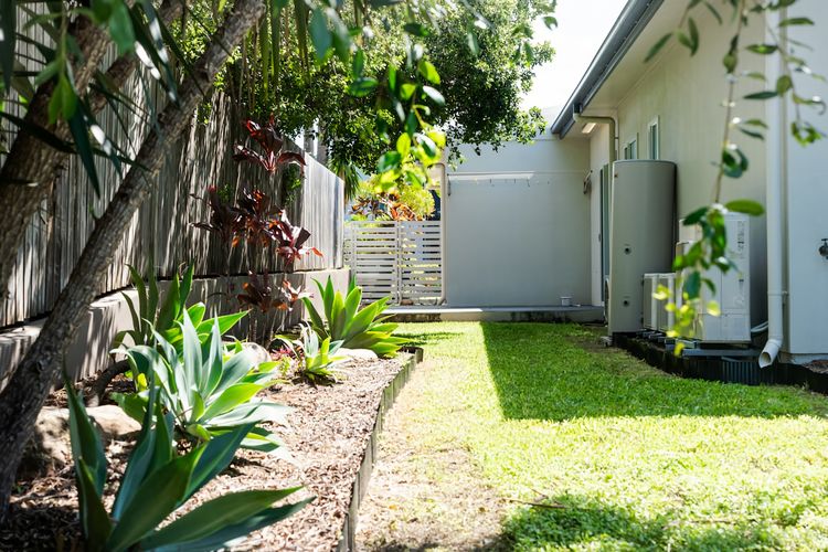 Exterior image 6