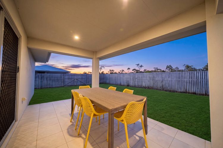 Family Escape | Spacious 4BR Home with Yard