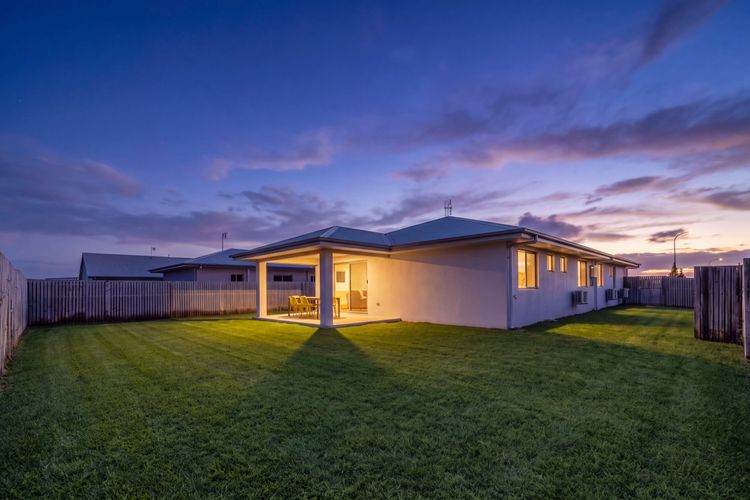 Family Escape | Spacious 4BR Home with Yard
