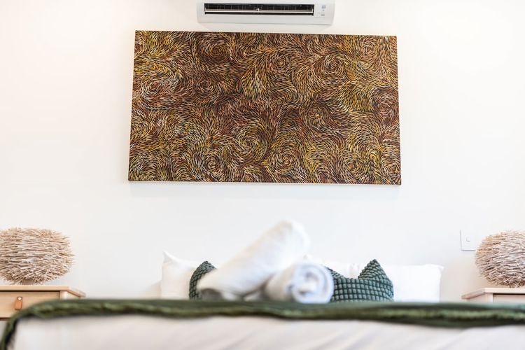 Bedroom 1 image 2
