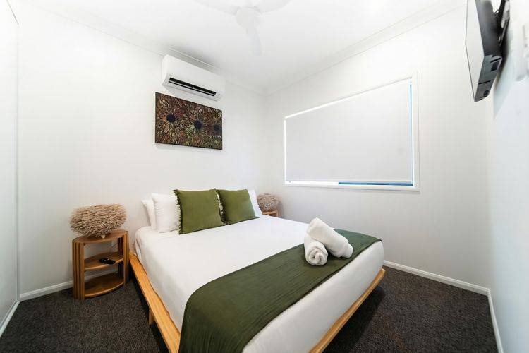 Bedroom 3 image 1