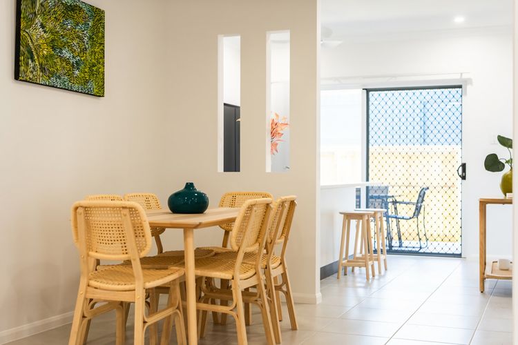Dining area image 6