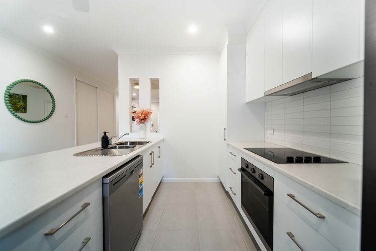 Full kitchen image 2