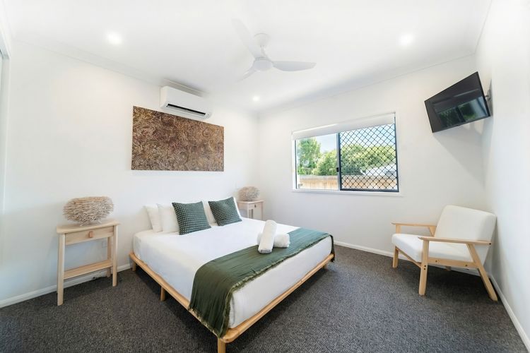 Bedroom 1 image 1