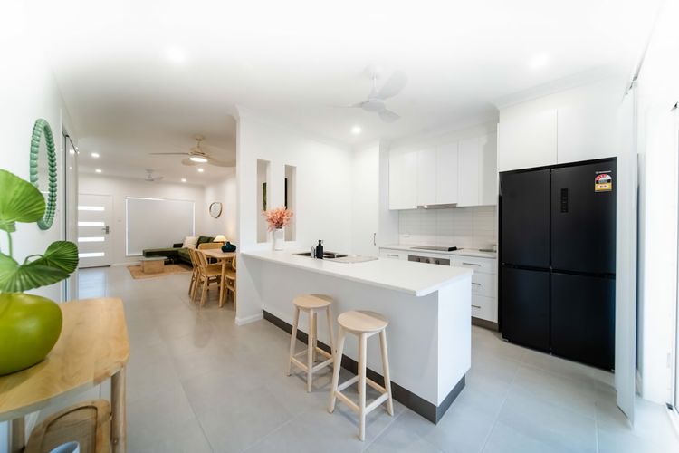Full kitchen image 1