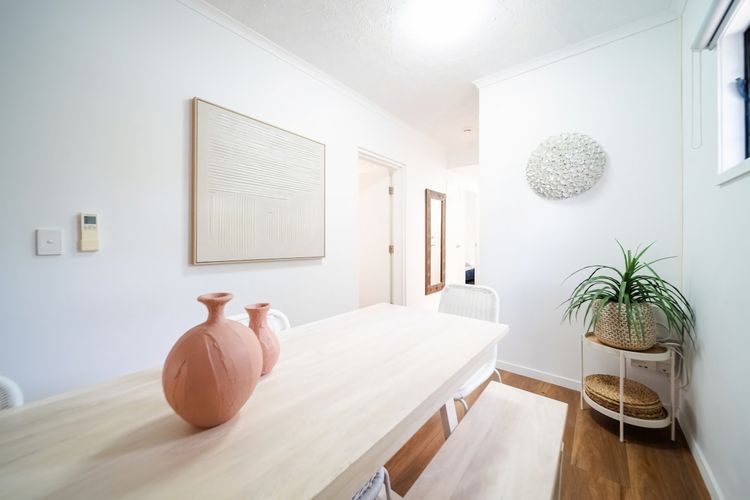 Dining area image 2