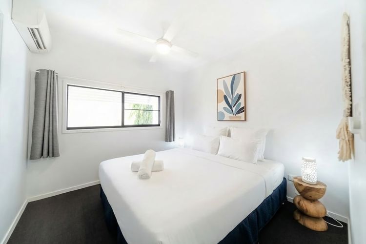 Bedroom 1 image 1