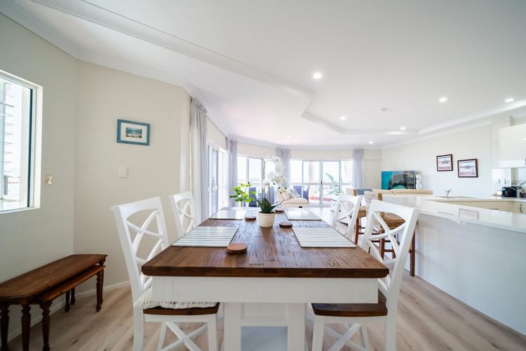 Dining area image 2