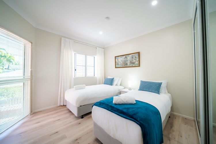 Bedroom 1 image 1