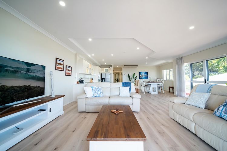 Living room image 4