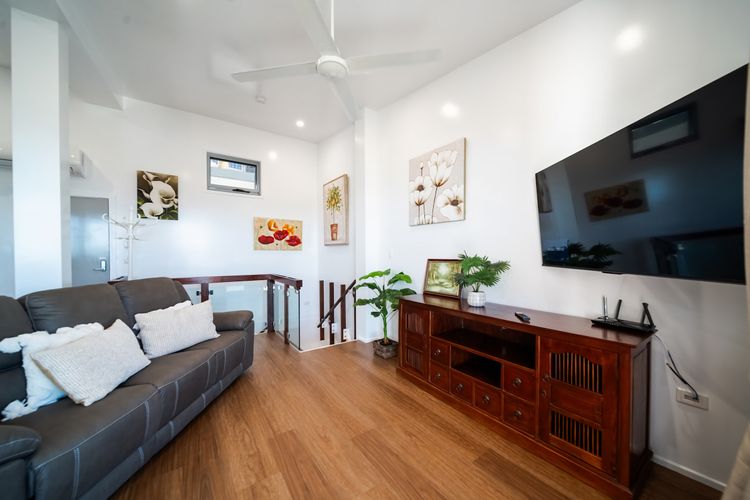 Living room image 4
