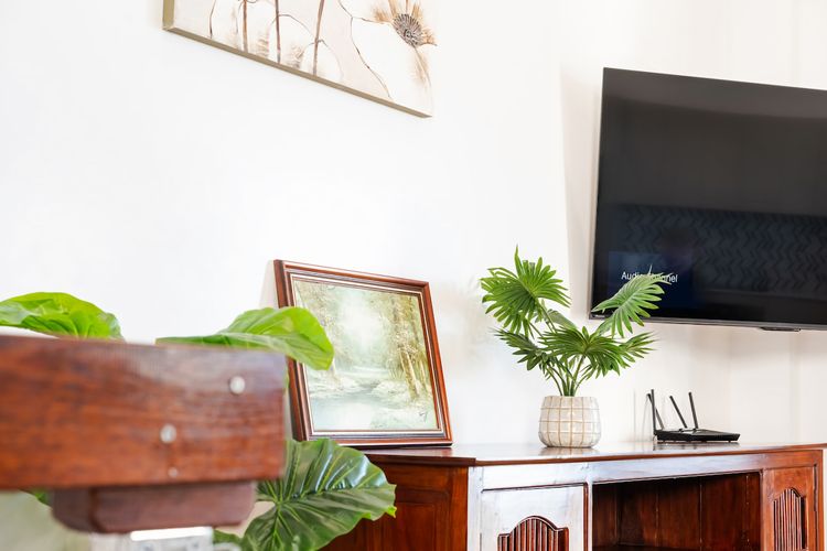 Living room image 3