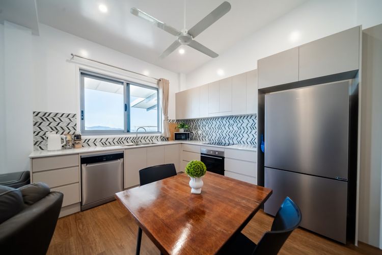 Dining area image 1