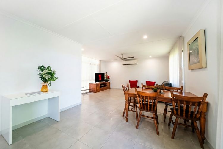 Dining area image 3
