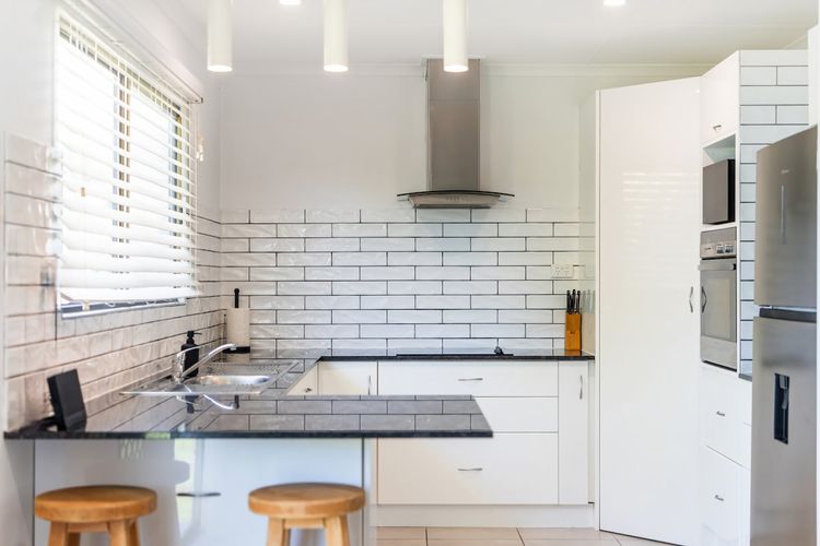 Full kitchen 1 image 1