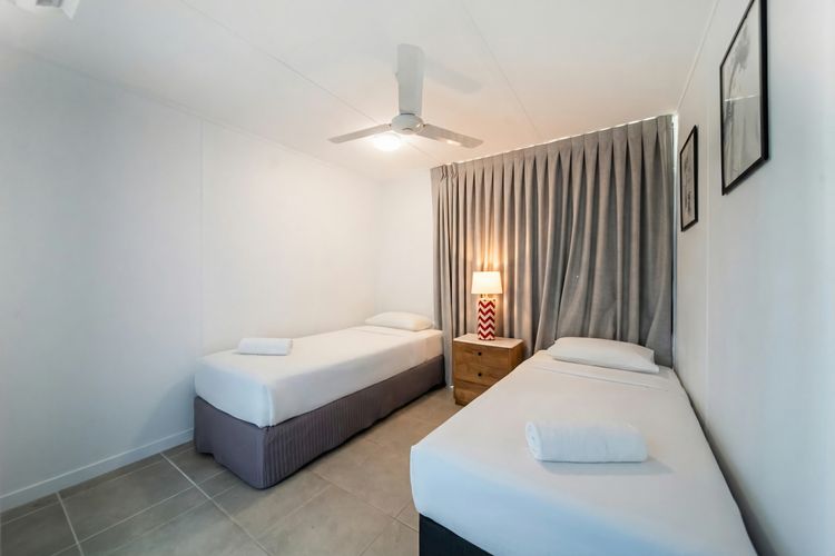 Bedroom 3 image 1