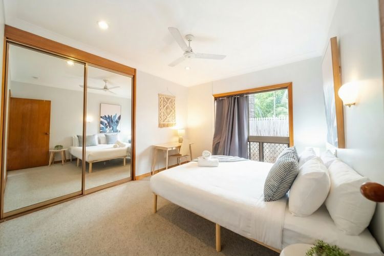 Bedroom 3 image 2