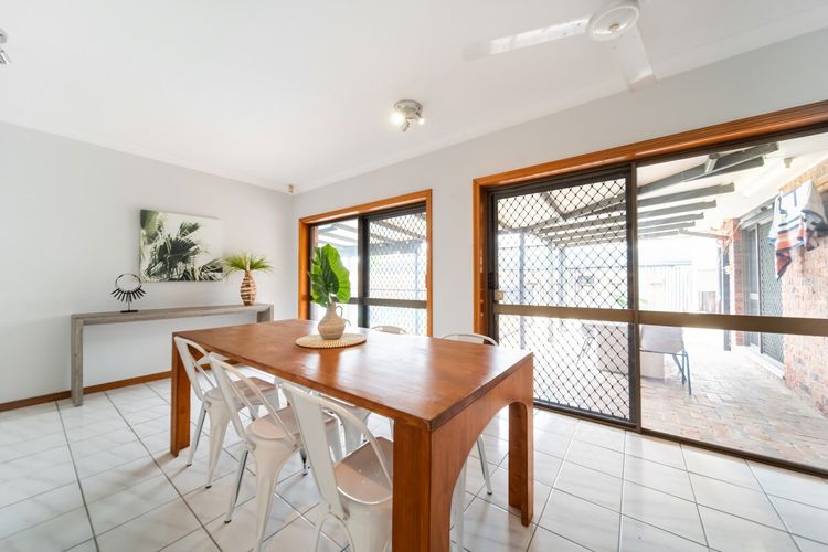 Dining area image 2
