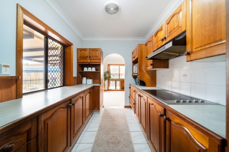 Full kitchen image 2