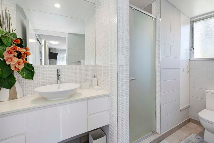 Strand Apartment, Ocean Views & Central Location