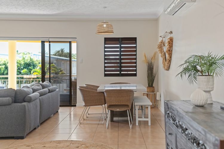 Dining area image 3