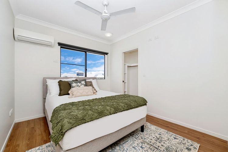 Bedroom 1 image 1