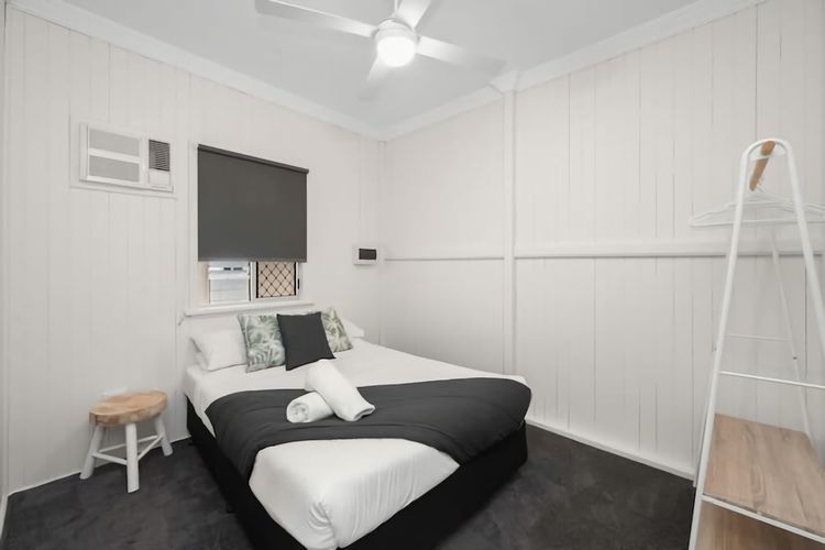 Bedroom 3 image 1