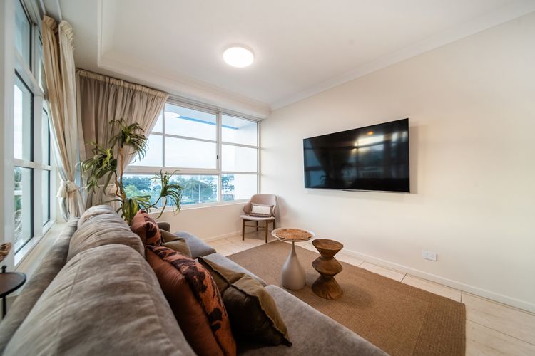 Living room image 4
