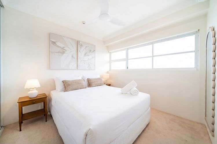 Bedroom 1 image 4