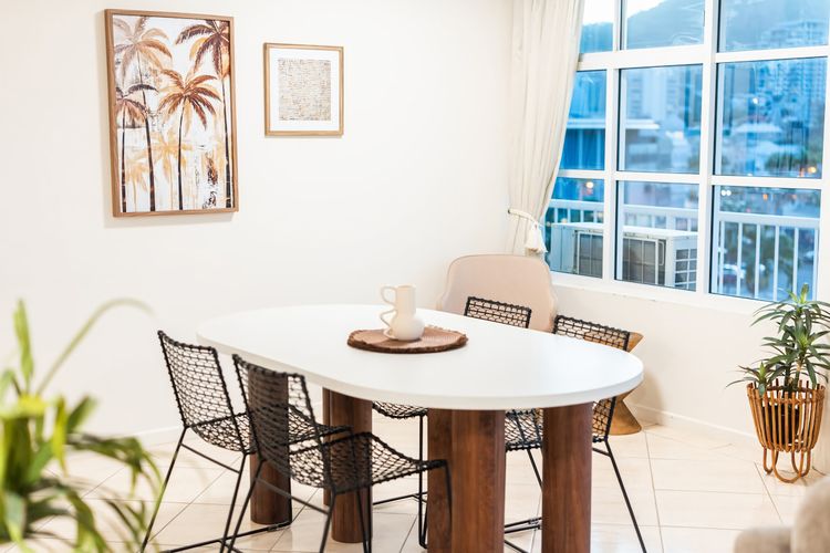 Dining area image 3