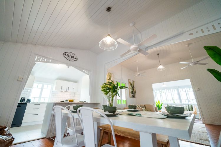 Tropical getaway 10 min to city Vacation Home in Hermit Park