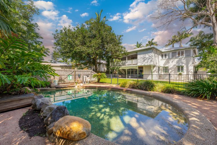 Tropical getaway 10 min to city Vacation Home in Hermit Park