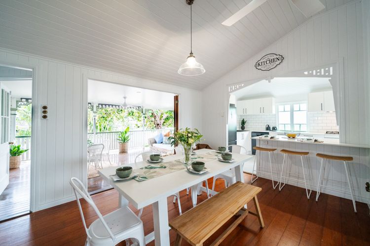 Tropical getaway 10 min to city Vacation Home in Hermit Park