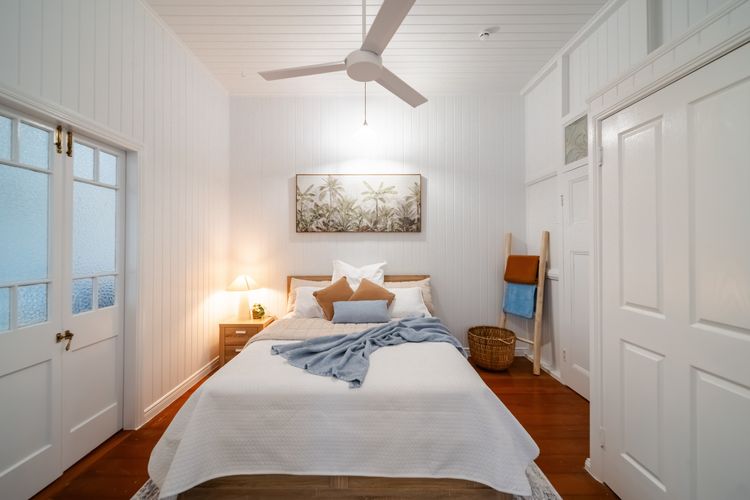 Tropical getaway 10 min to city Vacation Home in Hermit Park