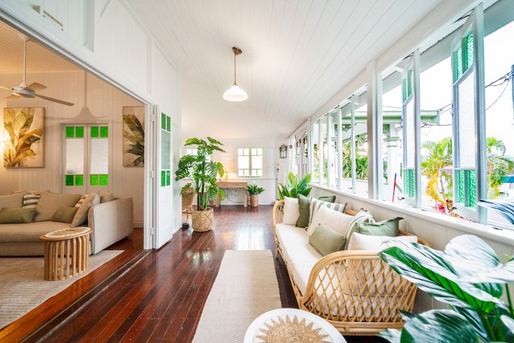 Tropical getaway 10 min to city Vacation Home in Hermit Park