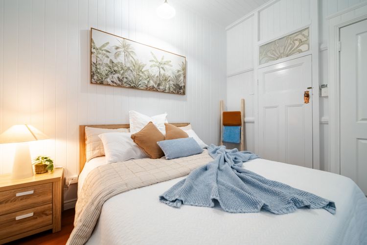 Tropical getaway 10 min to city Vacation Home in Hermit Park