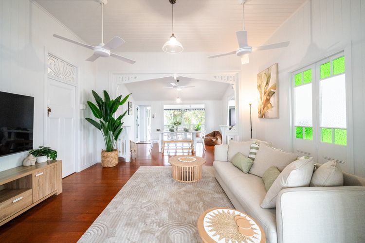 Tropical getaway 10 min to city Vacation Home in Hermit Park