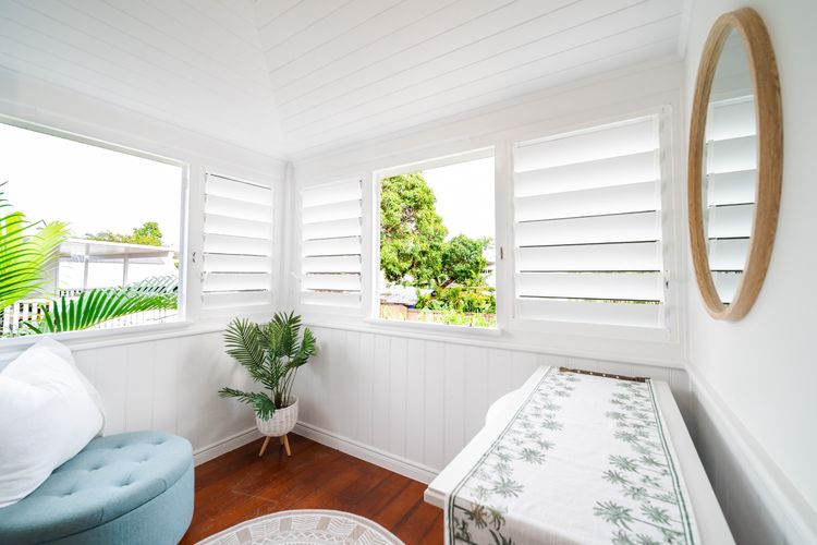 Tropical getaway 10 min to city Vacation Home in Hermit Park