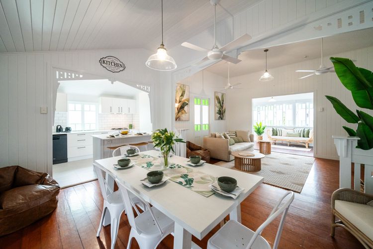 Tropical getaway 10 min to city Vacation Home in Hermit Park