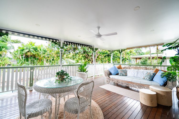 Tropical getaway 10 min to city Vacation Home in Hermit Park
