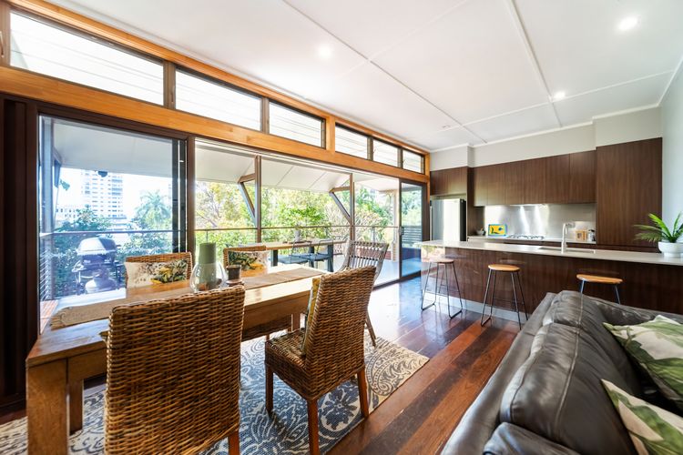 Dining area image 1