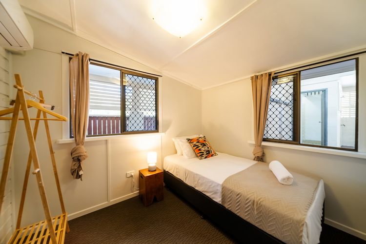 Bedroom 2 image 2